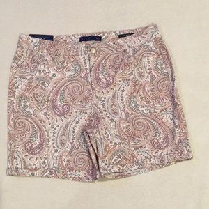 Bandolino | NWT Paisley Shorts 12